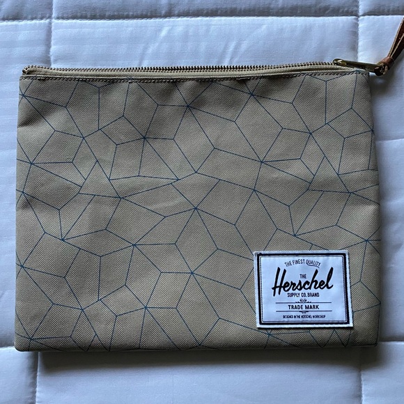 herschel network pouch